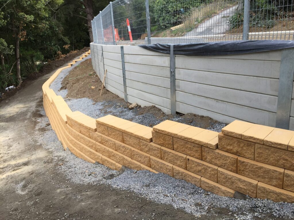 Block retaining wall in Mount Evelyn by InEx Lifestyle Design landscapers