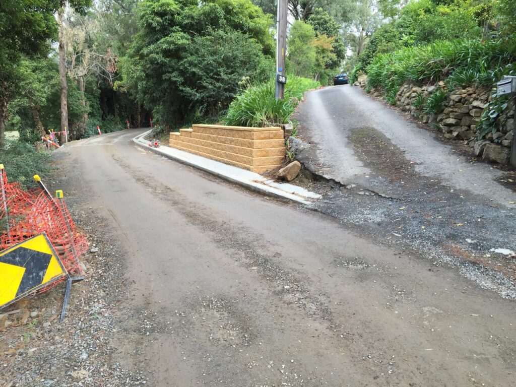 Block retaining wall in Mount Evelyn by InEx Lifestyle Design landscapers