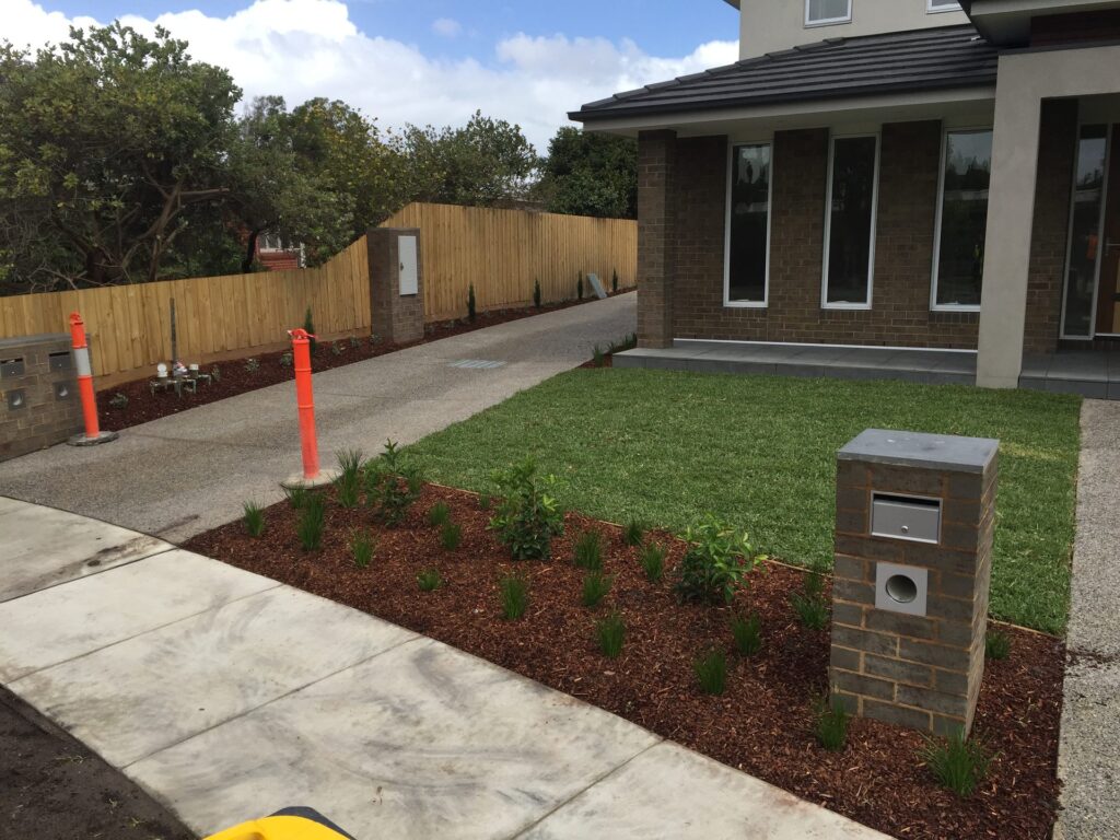 Front garden in Mount Waverley by InEx Lifestyle Design landscapers