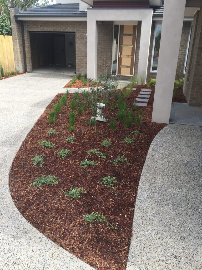 Front garden in Mount Waverley by InEx Lifestyle Design landscapers