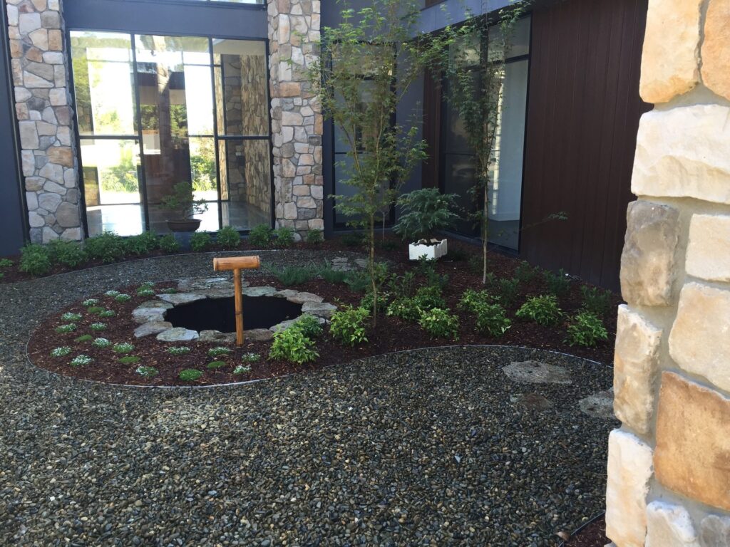 Japanese garden in Park Orchards by InEx Lifestyle Design landscapers