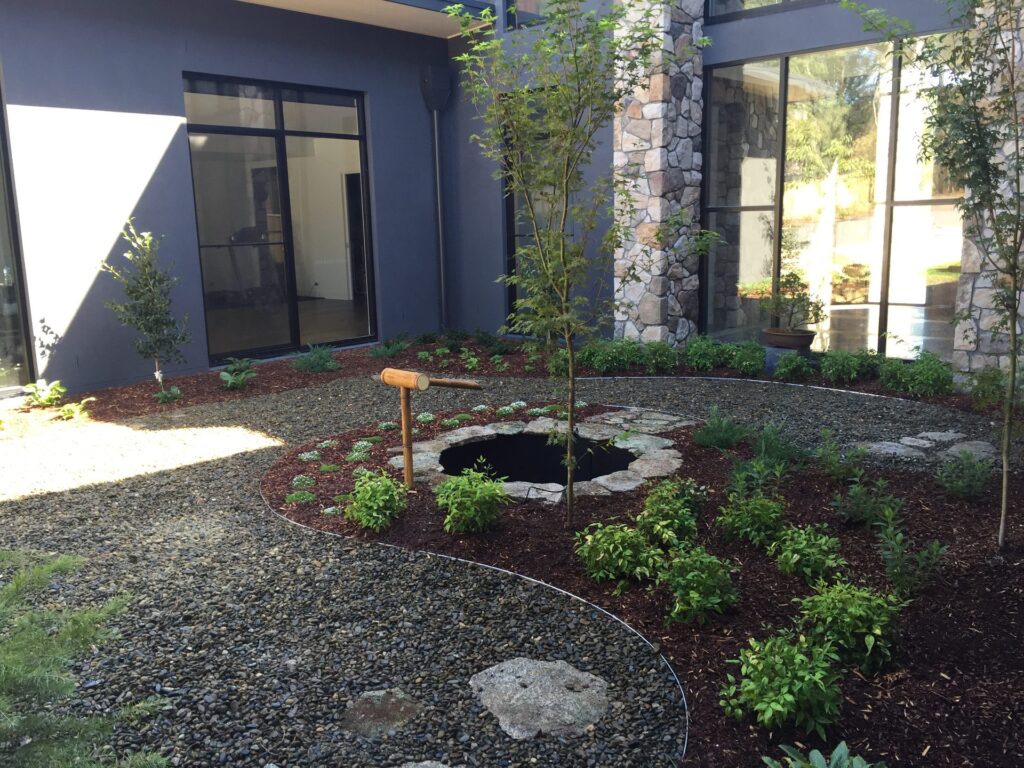 Japanese garden in Park Orchards by InEx Lifestyle Design landscapers