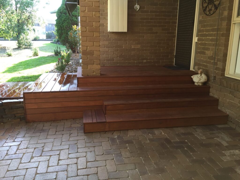 Merbau deck steps in Wantirna by InEx Lifestyle Design landscapers
