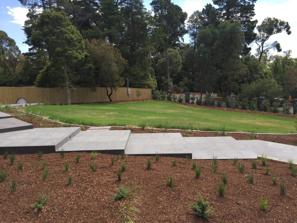 Porcelain paving steps in Park Orchards by InEx Lifestyle Design landscapers